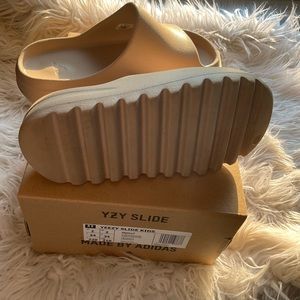 YZY slide